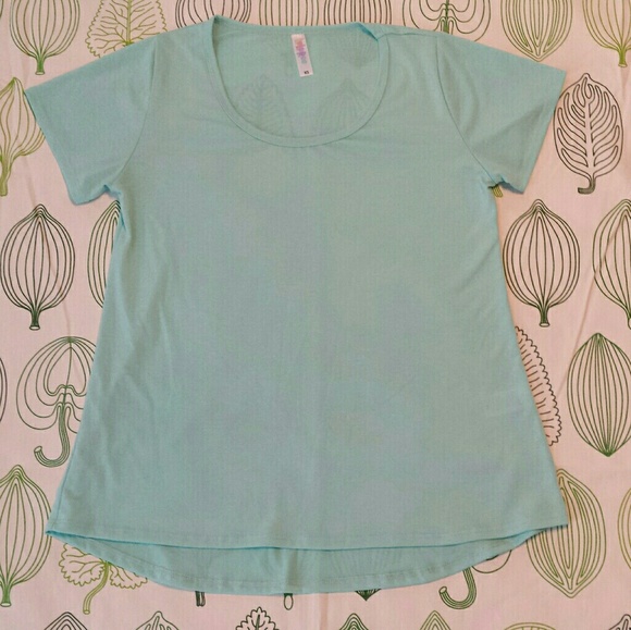 LuLaRoe Classic Tee XS - Picture 1 of 3